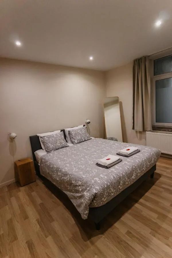 Central And Cozy In Bruxelles